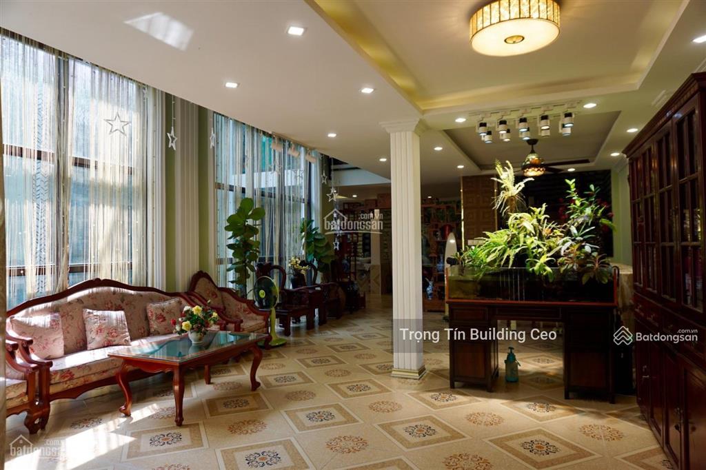 Chính chủ bán căn biệt thự cổ điển dt 9,5x15m có 4 tầng giá 36 tỷ còn thương lượng  0932 790 ***