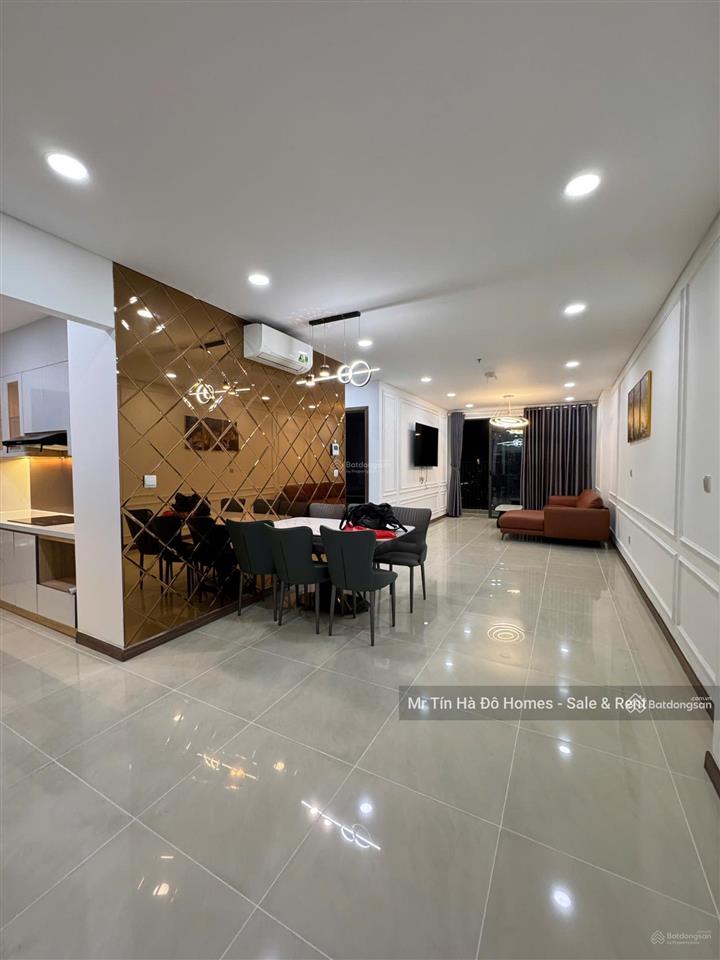 Chính chủ bán căn hộ hà đô centrosa garden 3 phòng ngủ + 1 phòng đa năng 139m2 full nt giá 20 tỷ