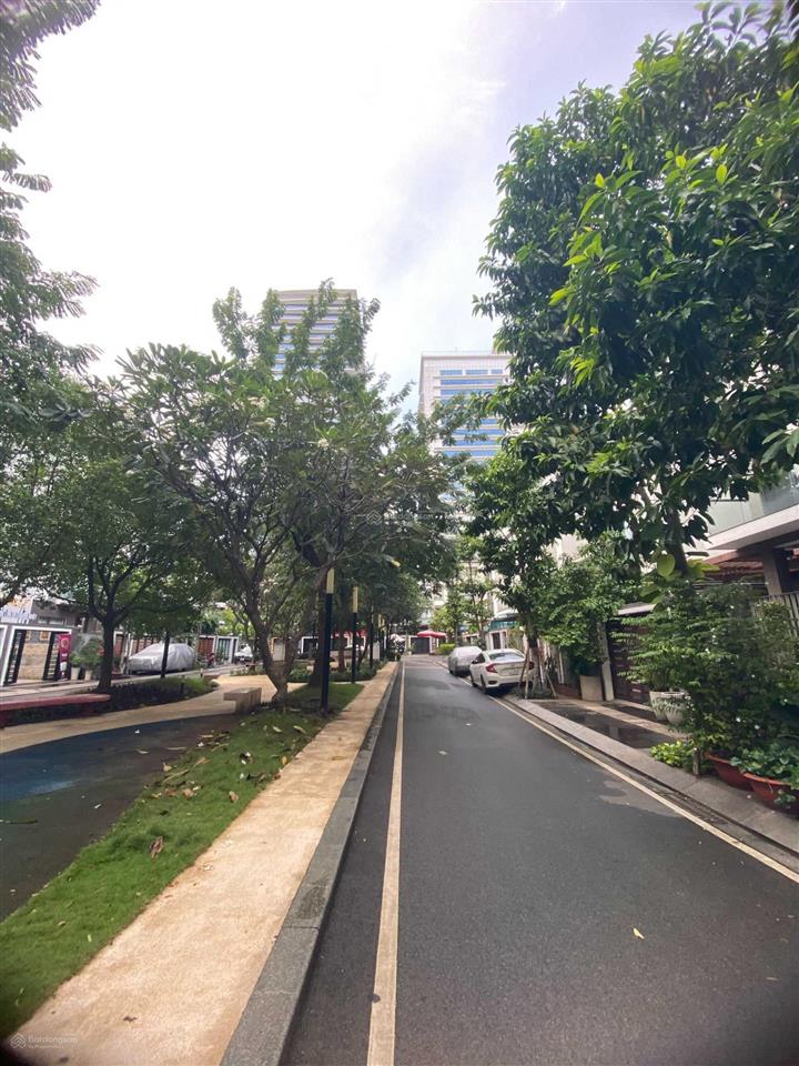 Bán villa compound góc 2mt dự án hado centrosa quận 10  10x16m 1 trệt 3 lầu giá 110tỷ thương lượng