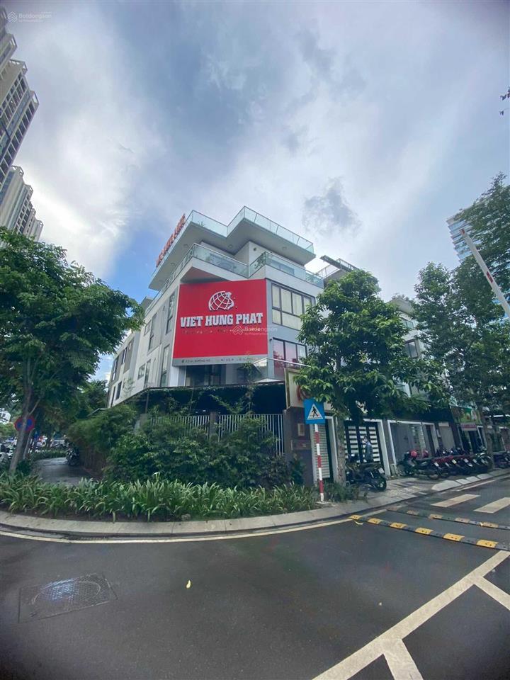 Bán villa compound góc 2mt dự án hado centrosa quận 10  10x16m 1 trệt 3 lầu giá 110tỷ thương lượng