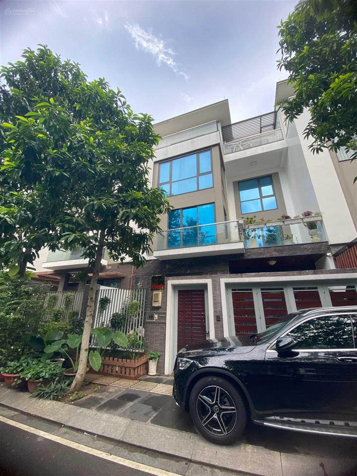 Bán villa compound góc 2mt dự án hado centrosa quận 10  10x16m 1 trệt 3 lầu giá 110tỷ thương lượng