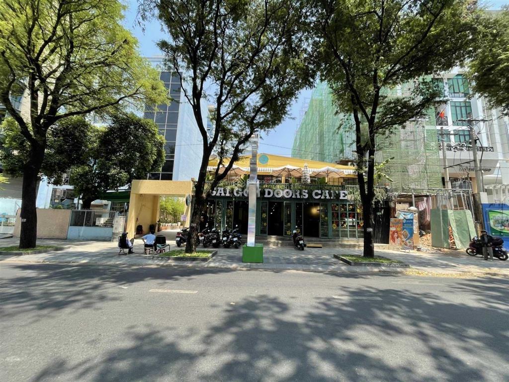 Kẹt tiền bán gấp biệt thự 350m2 mặt tiền đường trần quốc thảo, p7, quận 3. tel a tín 0932 790 ***