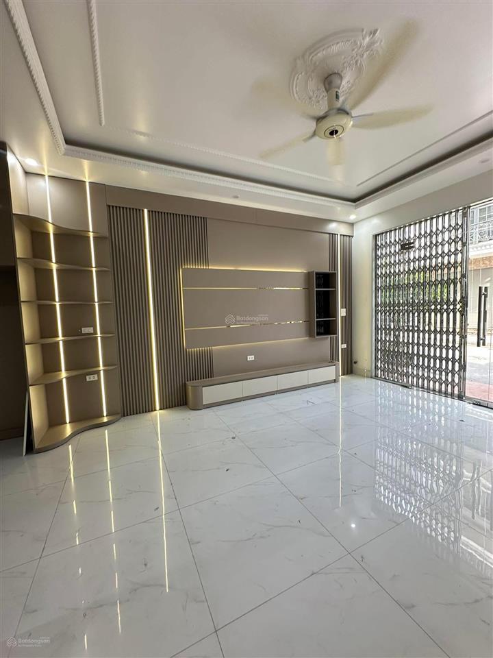 Bán nhà 3 tầng 50m2 full nội thất  khu tđc vinhomes riverside, sở dầu  hồng bàng, giá 5,2 tỷ