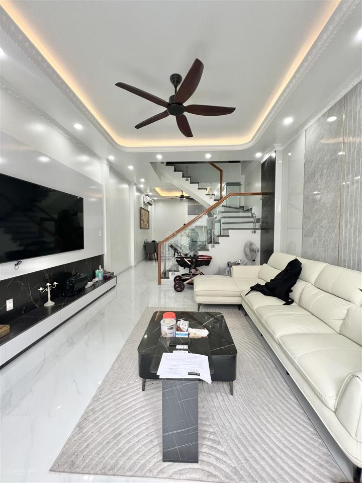 Cần chuyển nhượng căn liền kề 4 tầng sẵn nội thất tại him lam hồng bàng hải phòng. 0977 942 ***