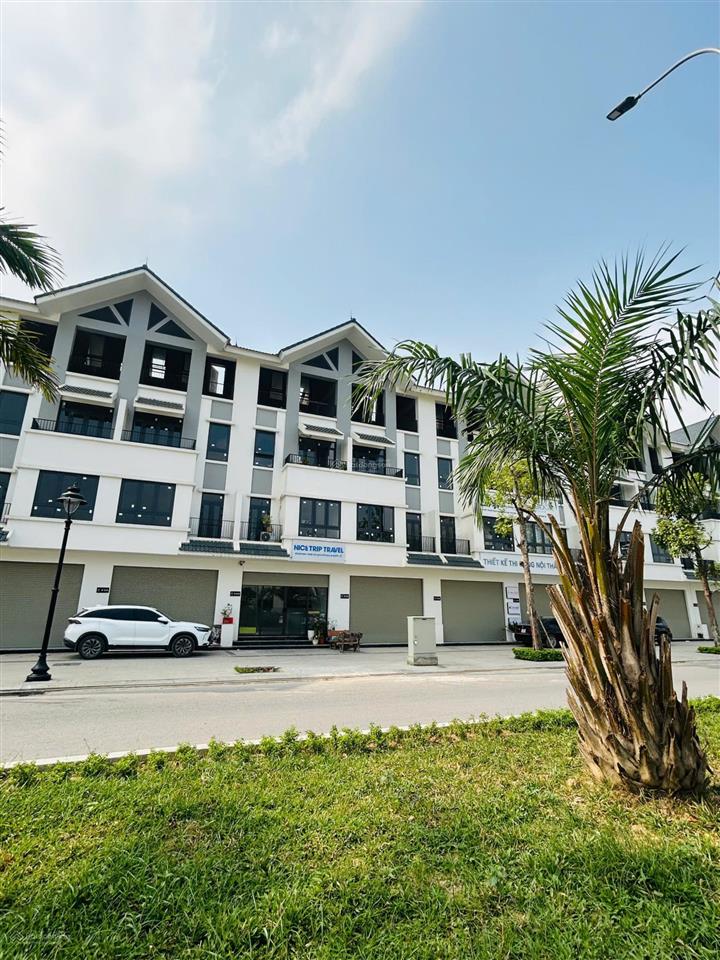 Chủ nhà cần tiền bán gấp liền kề 12 đường 30m dự án hinode royal park. giá 18 tỷ/100m2