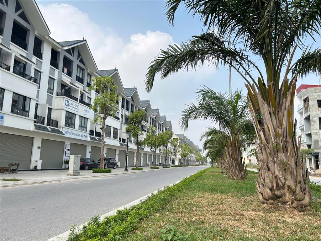 Chủ nhà cần tiền bán gấp liền kề 12 đường 30m dự án hinode royal park. giá 18 tỷ/100m2