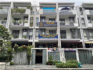 Nhà nguyên căn vạn phúc city  nhà hoàn thiện cao cấp  vừa ở vừa làm văn phòng  có thang máy