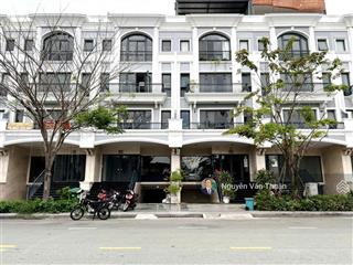 Chủ cần bán gấp căn nhà vạn phúc city bề ngang 7m giá tốt  có hầm xe, thang máy, sổ hồng riêng