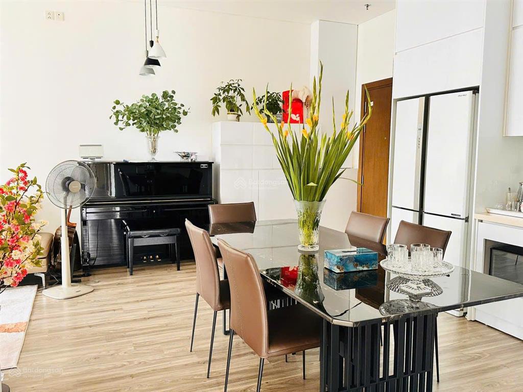 Bán gấp căn góc mỹ đình pearl 3pn 82m2 tầng trung cạnh công viên hướng đn, đầy đủ nội thất 8.2 tỷ