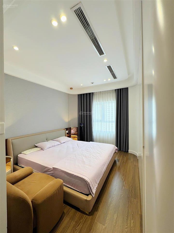 Chính chủ bán căn 3pn 128m2 tầng trung hướng mát, full nt, slot ô tô tại golden palace 9.4 tỷ