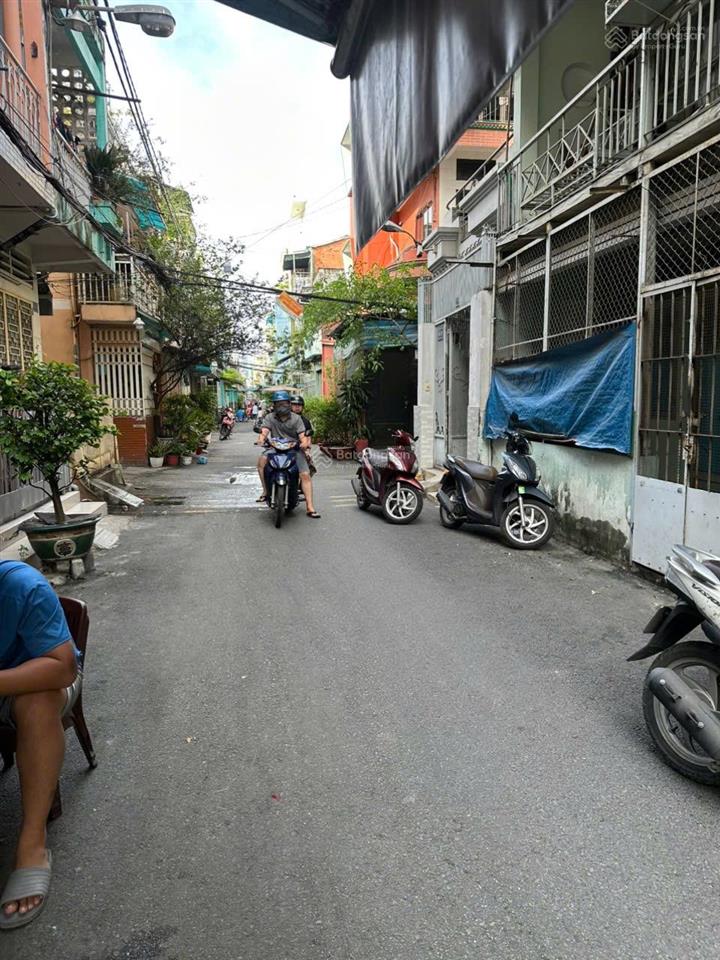 Bán nhà 5 tầng hẻm xe hơi gần mặt tiền đường trần hưng đạo. nhà đẹp vào ở ngay.