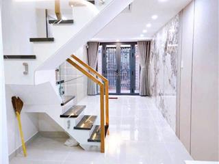 Bán nhà đẹp vào ở ngay. 2 tầng gần mặt tiền đường.
