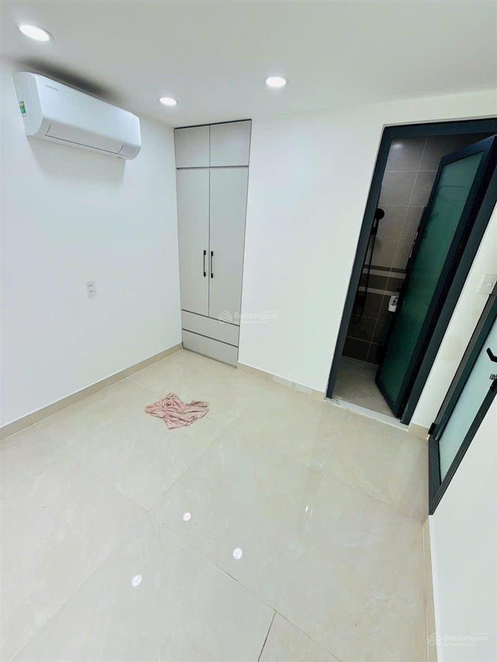 Bán nhà đẹp vào ở ngay trên đường bến vân đồn