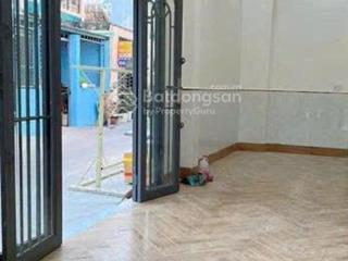 Bán nhà mặt tiền xe hơi đỗ cửa. tiện ở và kinh doanh