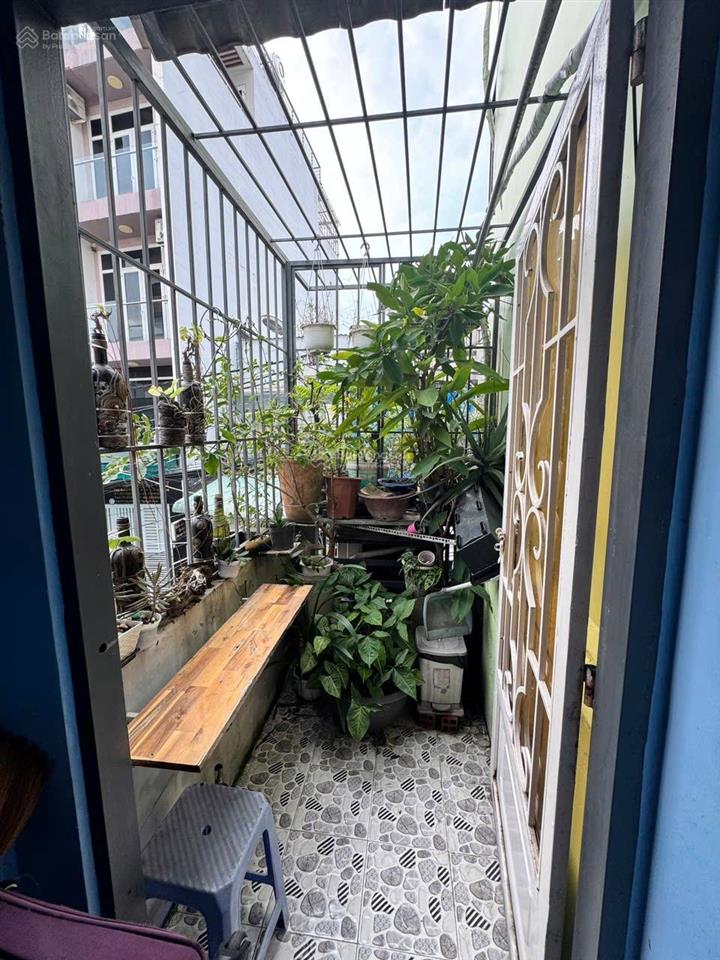 Bán nhà mặt tiền đường đoàn văn bơ. vừa ở vừa kinh doanh.