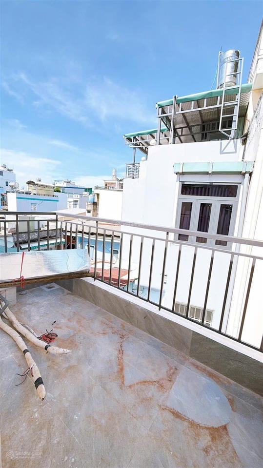 Bán nhà mới 4 tầng có sân thượng. vào ở ngay đường đoàn văn bơ