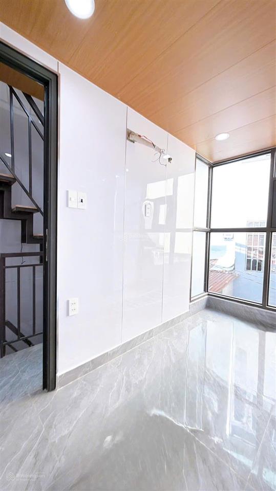 Bán nhà mới 4 tầng có sân thượng. vào ở ngay đường đoàn văn bơ