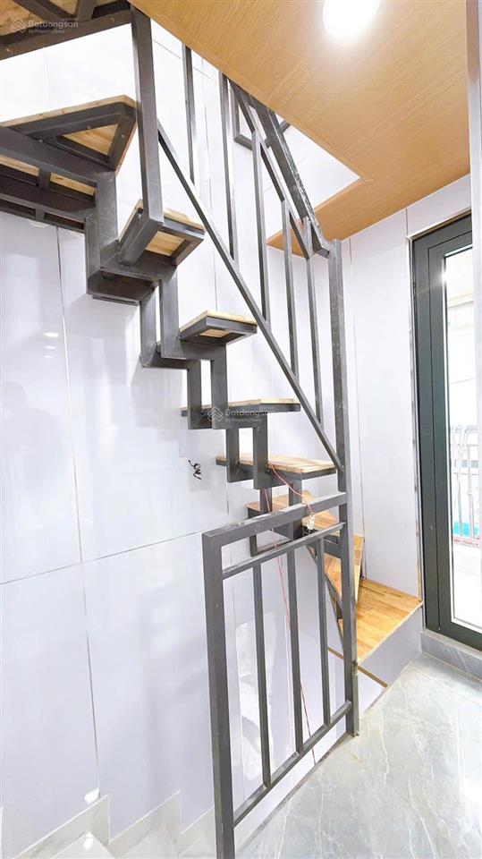 Bán nhà mới 4 tầng có sân thượng. vào ở ngay đường đoàn văn bơ