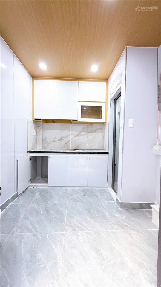 Bán nhà mới 4 tầng có sân thượng. vào ở ngay đường đoàn văn bơ