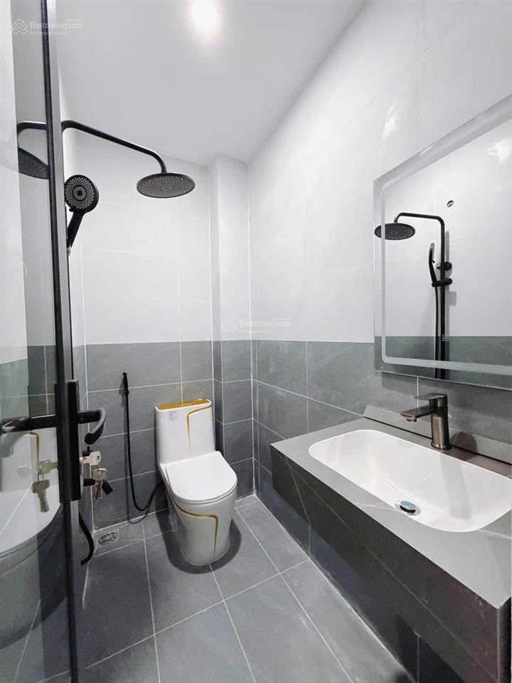 Bán nhà đẹp vào ở ngay 3 tầng. gần đường hoành diệu