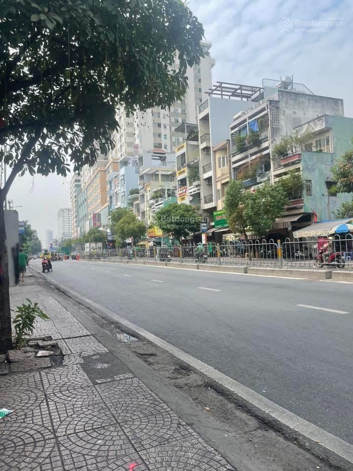 Bán nhà đẹp vào ở ngay 3 tầng. gần đường hoành diệu