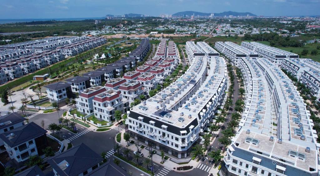 Nhà phố lavida vũng tàu 4 tầng bán nhanh 6.5 tỷ. đường 2 chiều. giá rẻ nhất khu