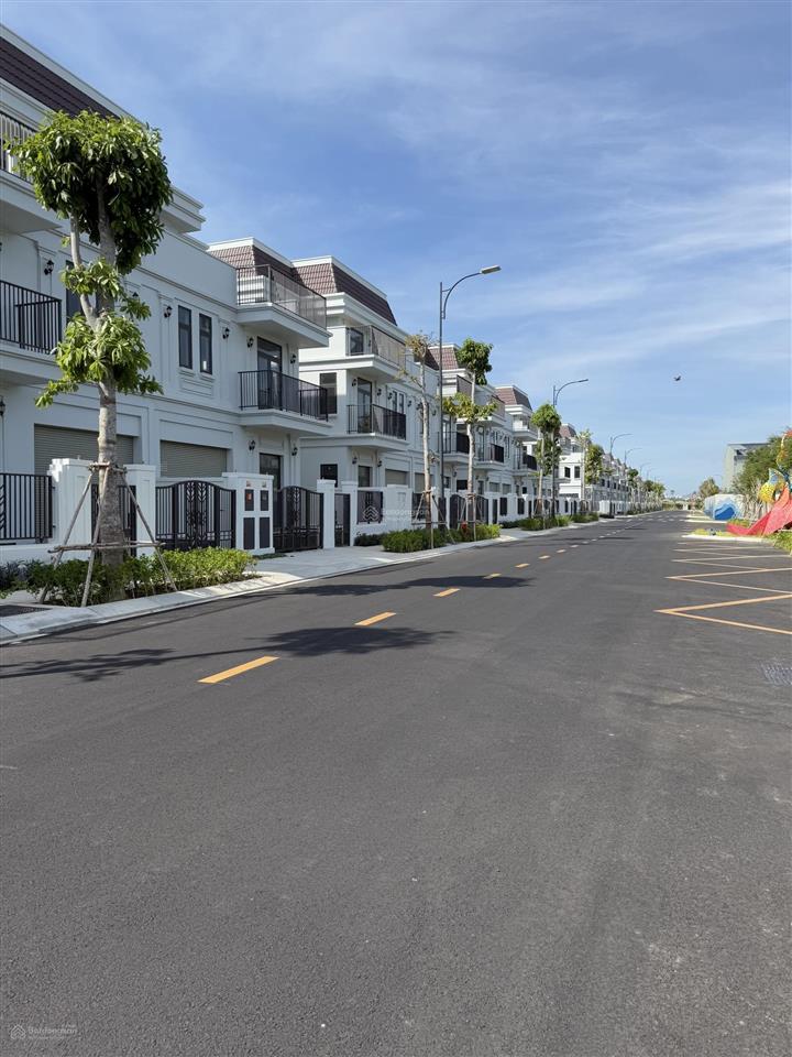 Lavida vũng tàu chính chủ gửi bán biệt thự song lập 170m2 3 tầng. giá 13,5 tỷ. bao full thuế phí