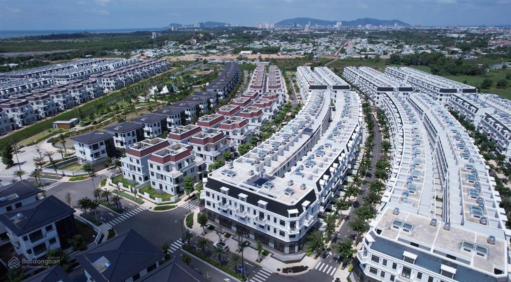 Lavida vũng tàu chính chủ gửi bán biệt thự song lập 170m2 3 tầng. giá 13,5 tỷ. bao full thuế phí