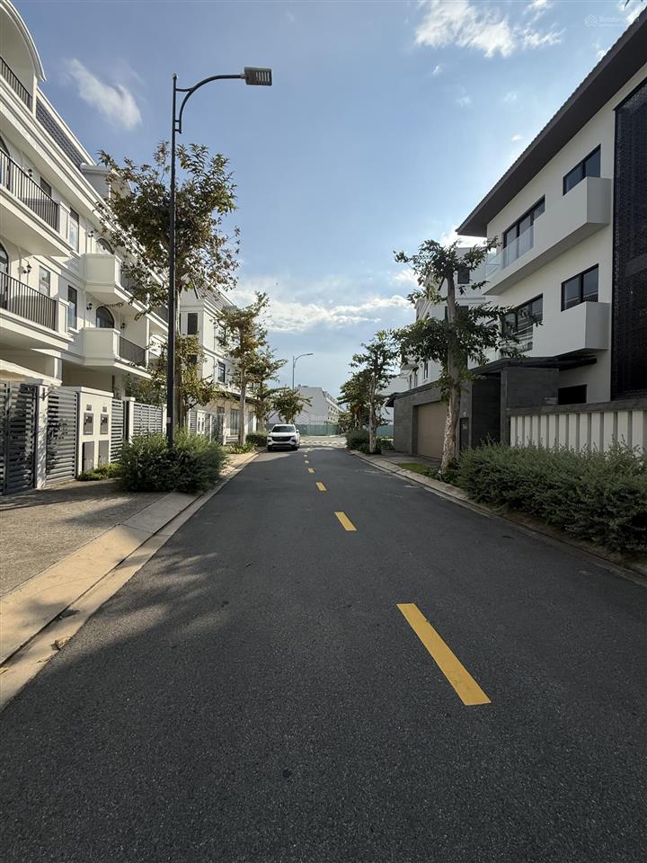 Lavida vũng tàu bán nhà phố ngang 6m đã có sổ hồng, full nội thất. nhà phố 108m2 bán 7,6 tỷ