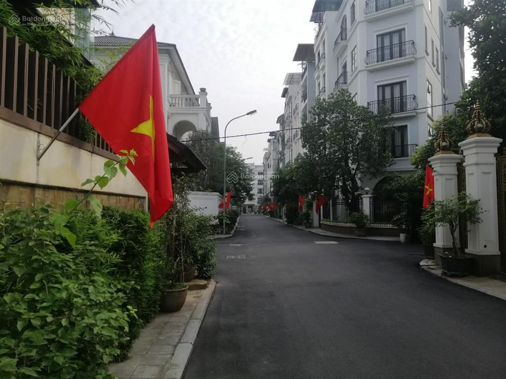 Khu biệt thự minh tâm  số 1 cổ linh căn hộ studio sang trọng khép kín, có thang máy, an ninh tốt