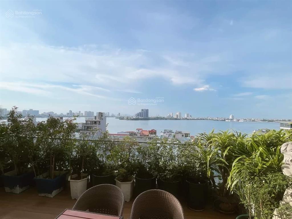 Bán rất gấp căn duplex lô góc 310m2, 4pn full nội thất siêu sang, view hồ tây, vườn nướng bbq 55m2