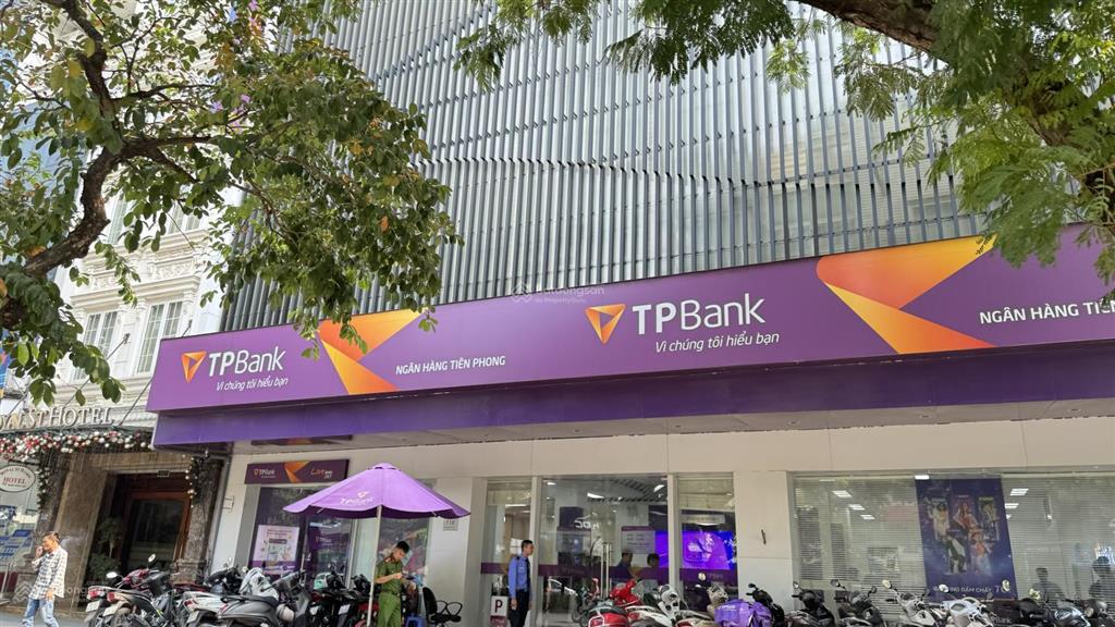 Bán gấp nhà mặt phố hàng vải 98m2, mặt tiền 14m, 5 tầng, thang máy nhập khẩu. kinh doanh sầm uất