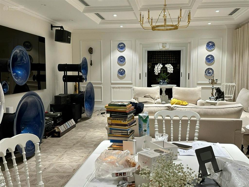 Cần bán căn hộ siêu vip nhất tòa hoàng thành tower 318m2, thiết kế 5pn, 4wc. nội thất luxury nhập