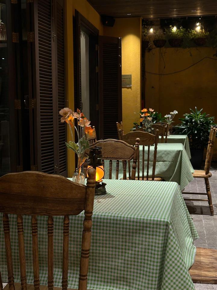 Bán nhà hàng siêu vip 400m2, mặt view sông lớn 11m, lô góc duy nhất 4 mặt phố. dòng tiền 3 tỷ/năm.