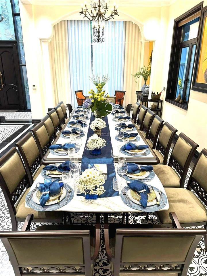 Bán tòa văn phòng 8 tầng 380m2 tích hợp penhouse đẳng cấp thượng lưu với dòng tiền 700tr/ tháng