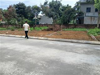Chính gửi bán lô đất sát trung tâm ubnd xã hòa sơn và các trường học xung quanh.