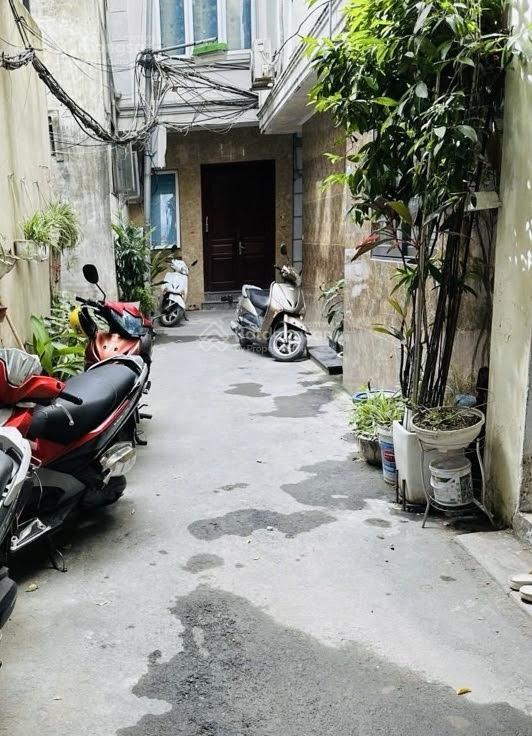 Bán nhà lĩnh nam 25m2 5t 3,1 tỷ 3pn gần ô tô không qh