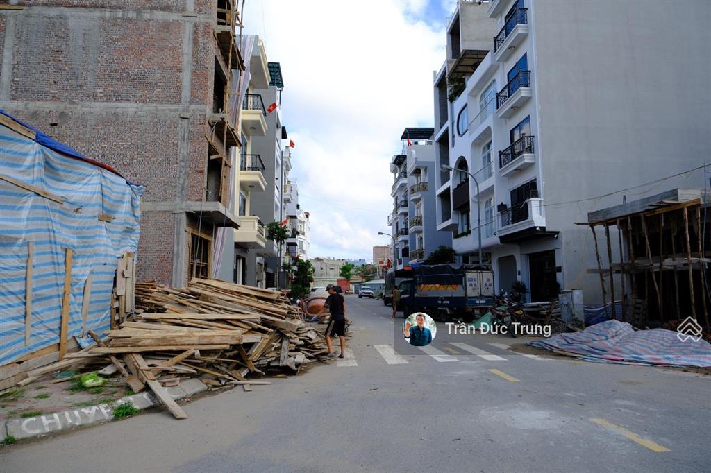Tuyến 2 tđc cây đa lô 63m2 duy nhất luôn ạ