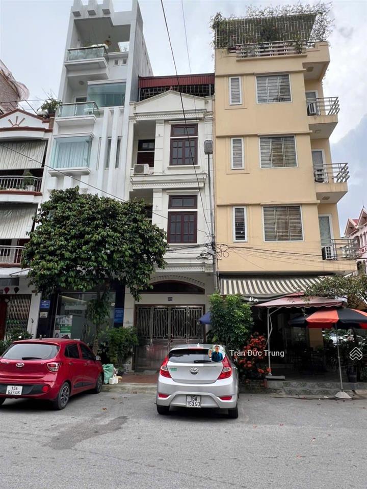 Nhà sạch đẹp 3,5 tầng lô 22 lê hồng phong đường 22m siêu rộng