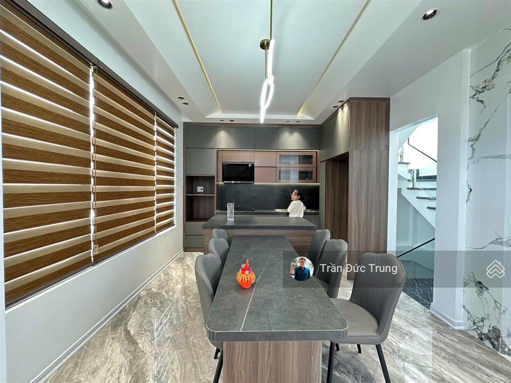 Nhà mặt đường 8m tuyến 2 thiên lôi, sát aeon mall lê chân, 5 tầng có thang máy