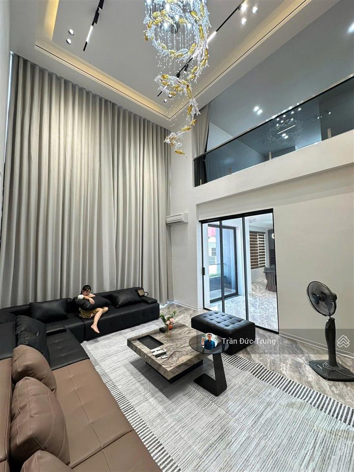 Nhà mặt đường 8m tuyến 2 thiên lôi, sát aeon mall lê chân, 5 tầng có thang máy