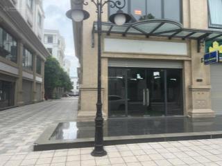 Shophouse xẻ khe 135m2 đường thông, gần hồ phân khu san hô giá 15 tỷ vin 1 gia lâm (0985 941 ***)