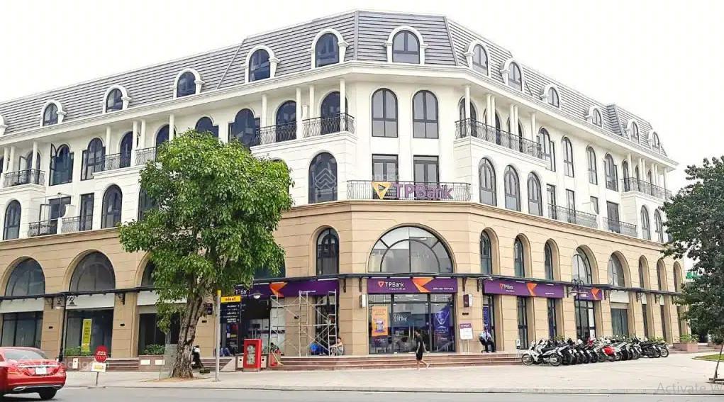 Shophouse tmdv 50 năm hoàn thiện, dòng tiền 70 triệu/tháng, giá 21,x tỷ vin 1 gia lâm (0985 941 ***)