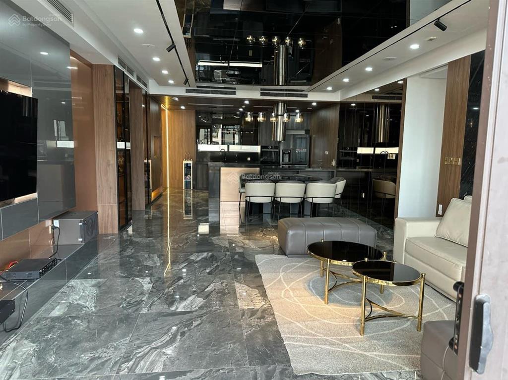 Cho thuê căn duplex full đẹp tại pentstudio tây hồ vào luôn.  0973 536 ***