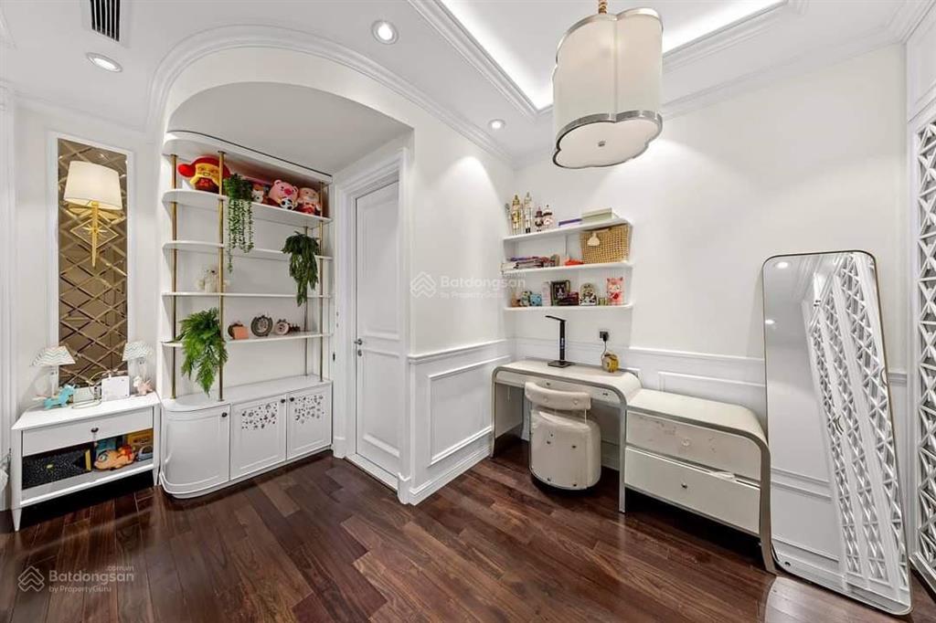 Cho thuê quỹ căn 3pn full đẹp, vào luôn tại dự án kosmo tây hồ