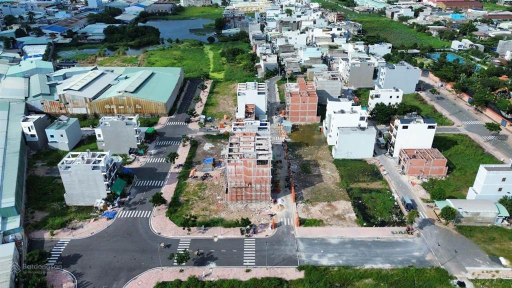 Bán đất sổ hồng riêng đường trước đất 20m tây lân (giá 4ty35 4m*13,5m) đất vuông vức xây tự do