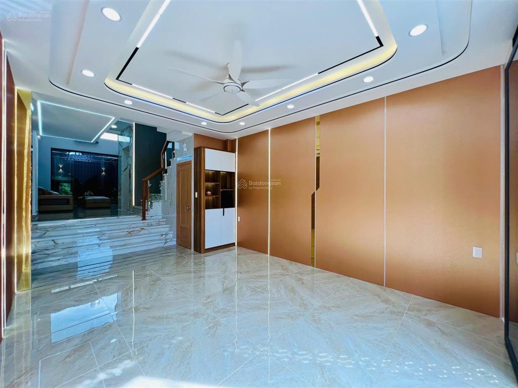 Dãy nhà siêu phẩm lê trọng tấn (4m x 20m đúc 4,5 tấm  hẻm 10m) thang máy 450kg  nội thất cao cấp