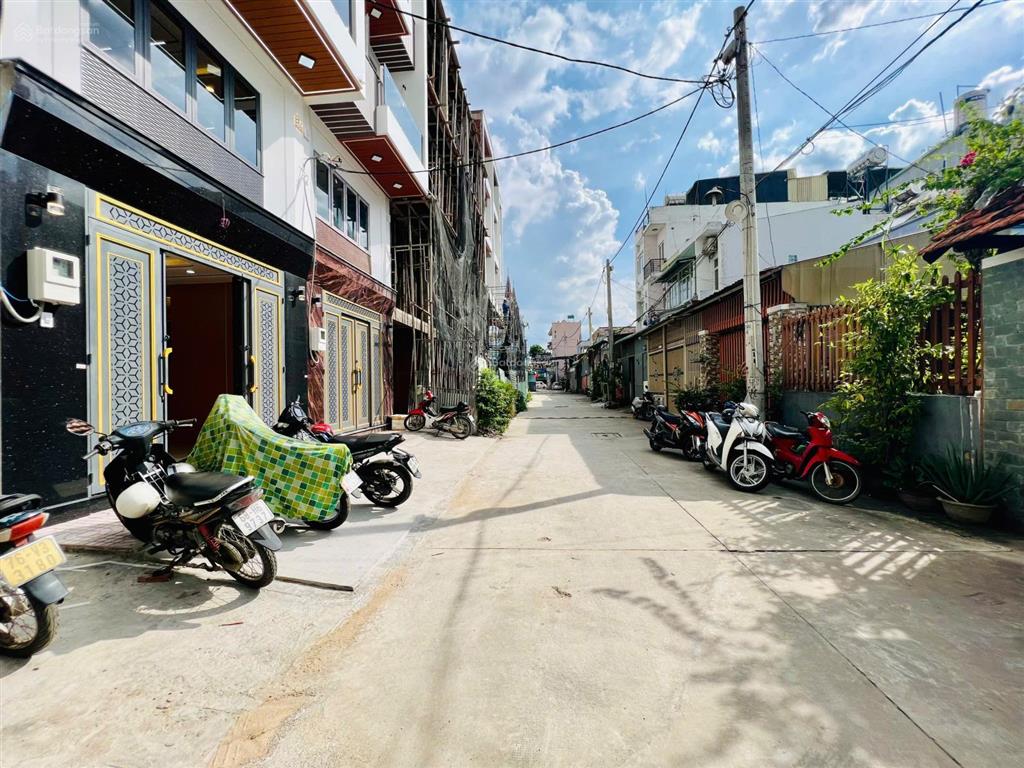 Dãy nhà siêu phẩm lê trọng tấn (4m x 20m đúc 4,5 tấm  hẻm 10m) thang máy 450kg  nội thất cao cấp