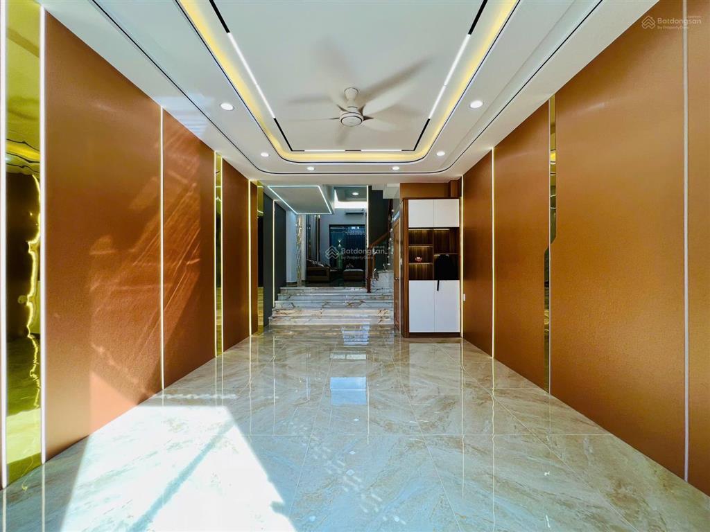 Dãy nhà siêu phẩm lê trọng tấn (4m x 20m đúc 4,5 tấm  hẻm 10m) thang máy 450kg  nội thất cao cấp