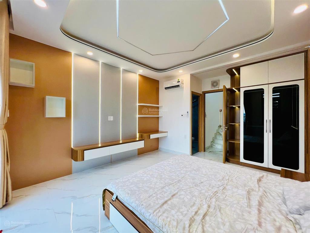 Dãy nhà siêu phẩm lê trọng tấn (4m x 20m đúc 4,5 tấm  hẻm 10m) thang máy 450kg  nội thất cao cấp